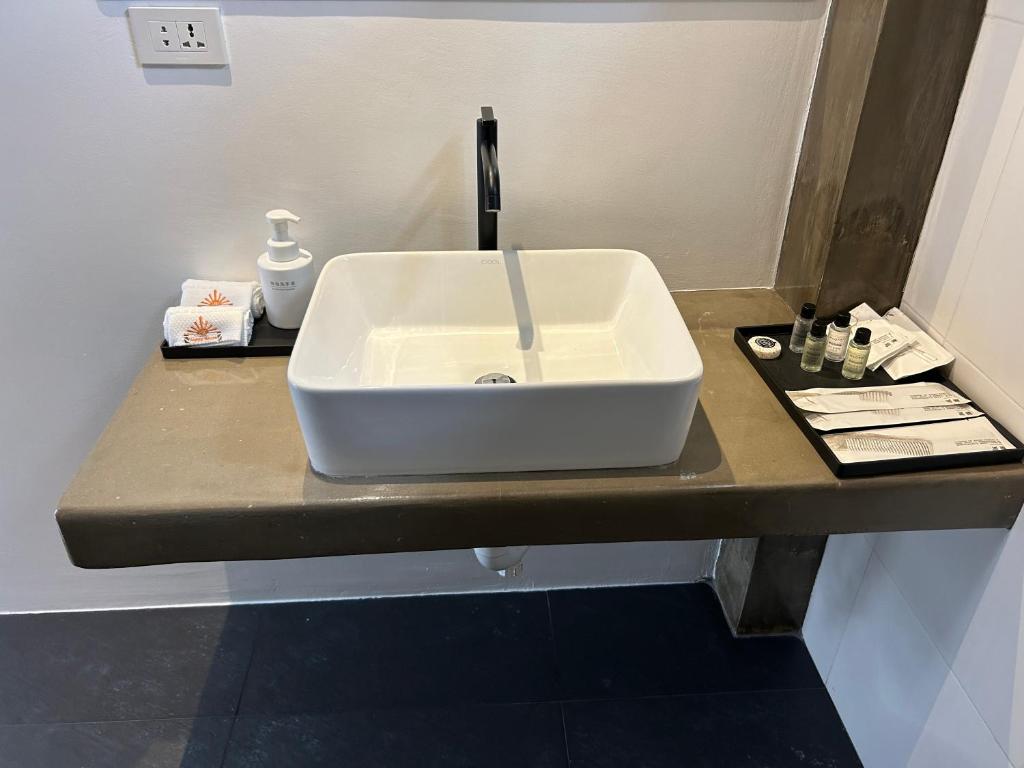 Bathroom vanity and amenities