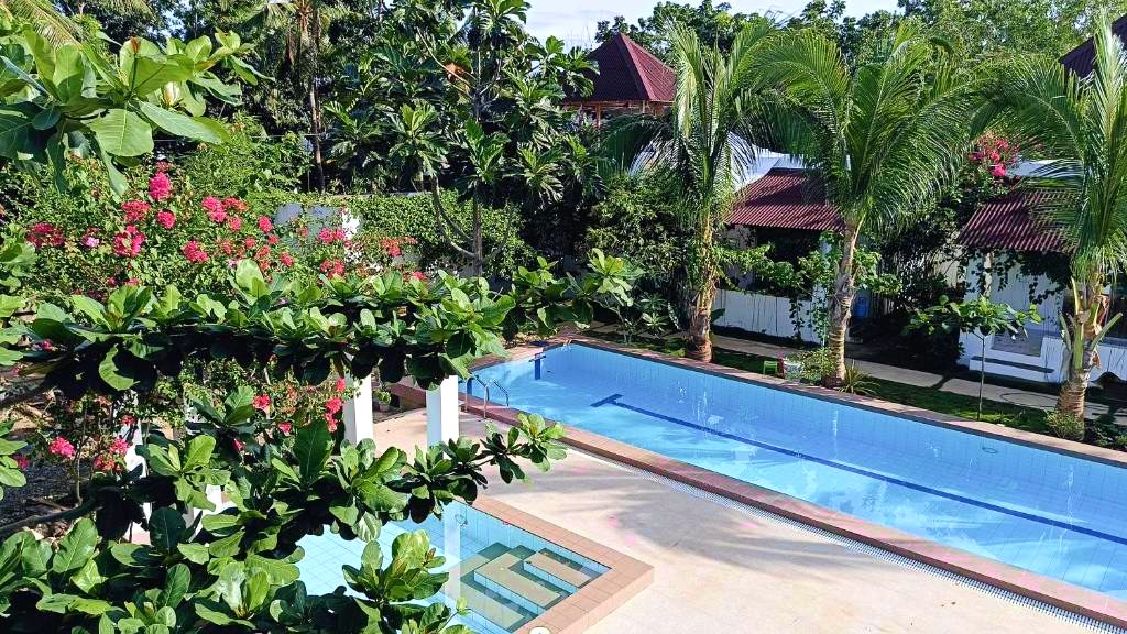 Both pools from the terrace